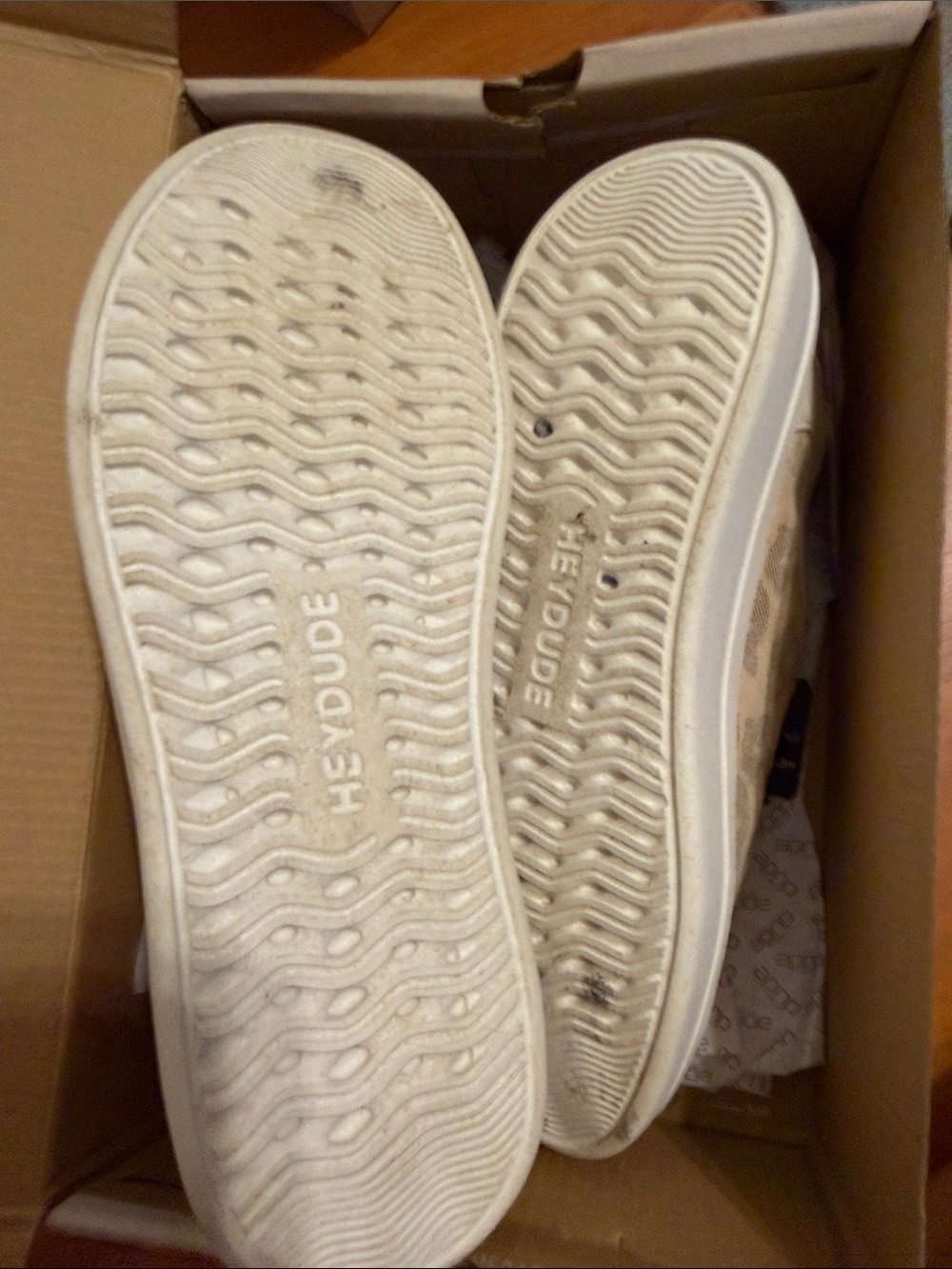 Hey Dudes size 8 - Picture 3 of 4